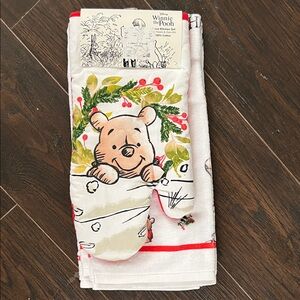 Disney Winnie the Pooh Festive Kitchen Set - Red and Green